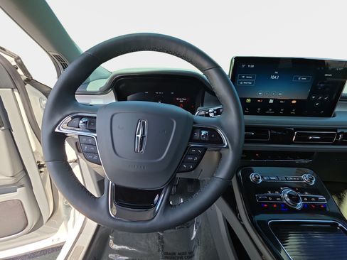 Used 2023 Lincoln Nautilus Reserve w/ Equipment Group 201A AWD/4WD image 16