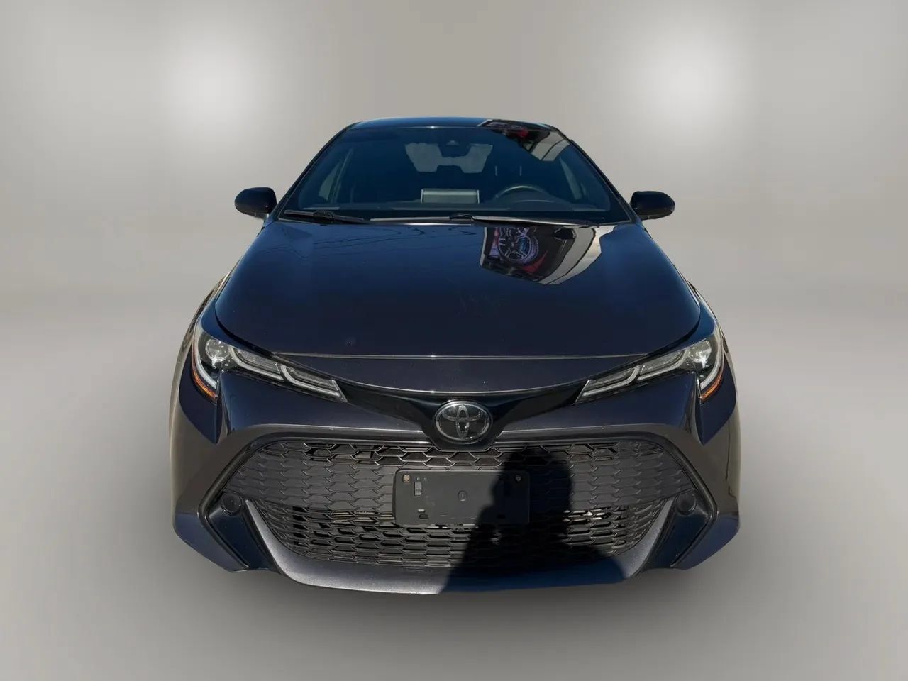 Used 2021 Toyota Corolla SE FWD image 2