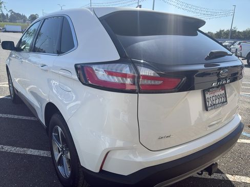 Used 2024 Ford Edge SEL w/ Convenience Package image 5