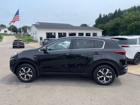 Used 2022 Kia Sportage LX AWD/4WD image 3