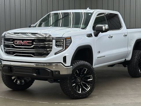 Used 2026 GMC Sierra 1500 SLT w/ SLT Premium Plus Package AWD/4WD image 1