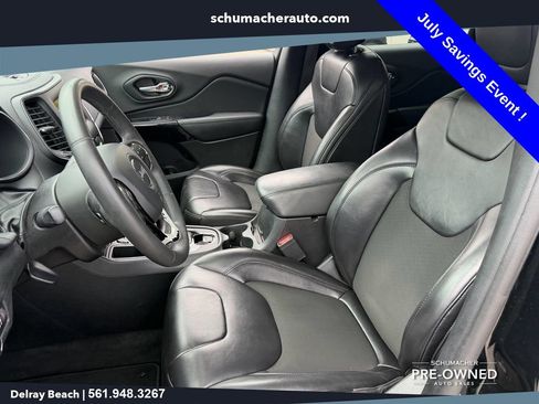 Used 2020 Jeep Cherokee Latitude Plus FWD image 10