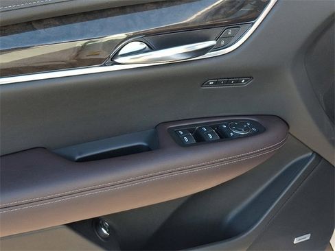 Used 2020 Cadillac XT6 Premium Luxury image 12