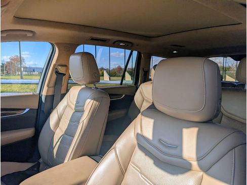 Used 2020 Cadillac XT6 Premium Luxury w/ Platinum Package image 15