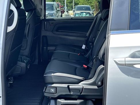 New 2026 Honda Odyssey Touring image 11