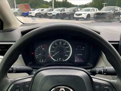 Used 2022 Toyota Corolla LE FWD image 25