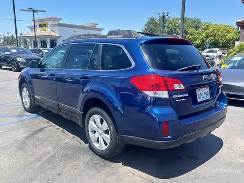 Used 2010 Subaru Outback 2.5i Premium AWD/4WD image 4