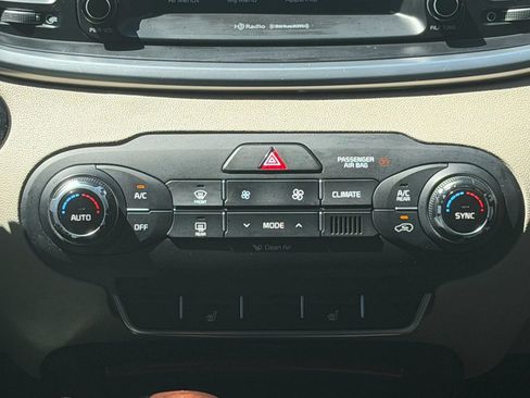 Used 2018 Kia Sorento EX FWD image 42