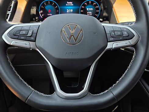 Used 2026 Volkswagen Atlas SE FWD image 25