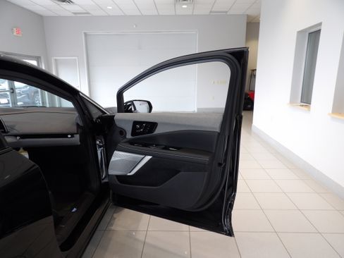 Used 2025 Cadillac Optiq Luxury 2 w/ LPO, Floor Liner Package AWD/4WD image 26