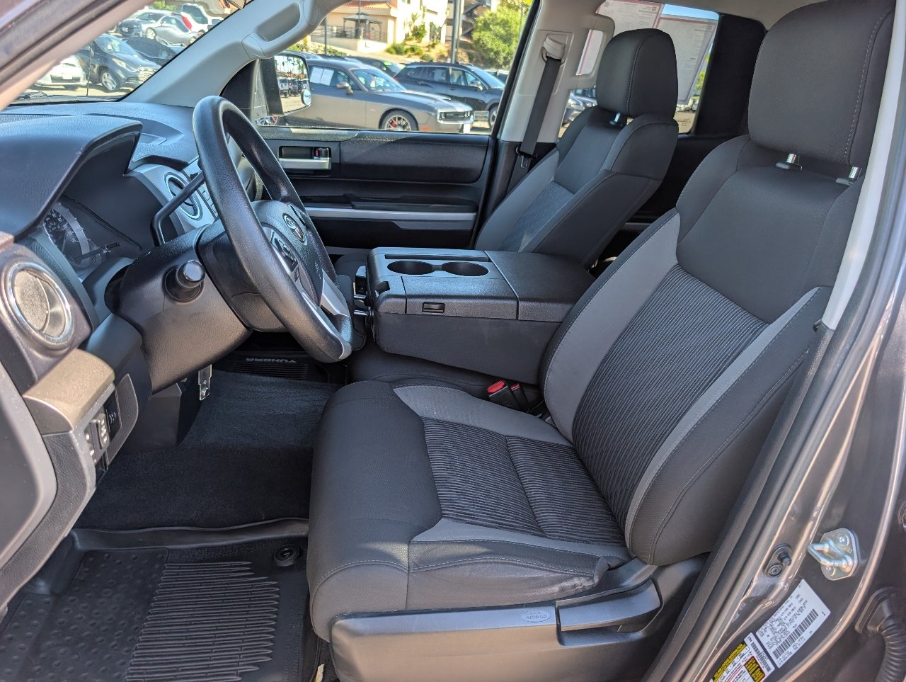 Used 2017 Toyota Tundra SR5 RWD image 2