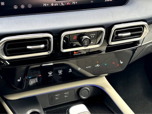 New 2026 Nissan Sentra SL w/ Floor Mat Package FWD image 6