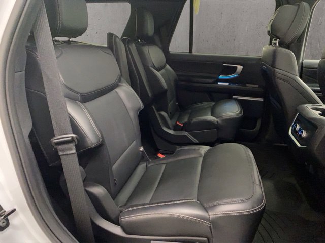 Used 2026 Ford Expedition Platinum w/ Stealth Appearance Package AWD/4WD image 24