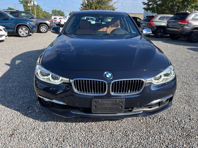 Used 2017 BMW 330i xDrive Sedan AWD/4WD image 3