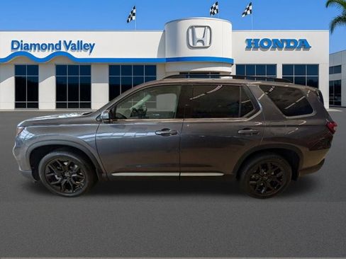 New 2025 Honda Pilot Touring image 6