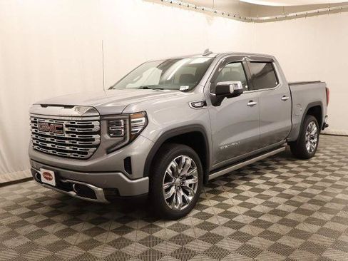 Used 2024 GMC Sierra 1500 Denali w/ Denali Reserve Package AWD/4WD image 3