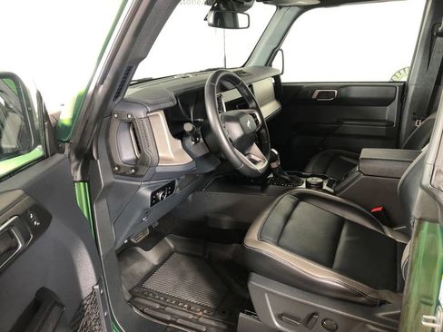 Used 2025 Ford Bronco Outer Banks AWD/4WD image 14