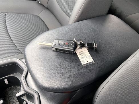 Used 2023 Toyota RAV4 LE image 14