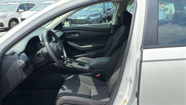Used 2025 Honda Accord LX image 10