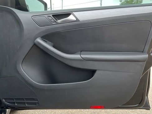 Used 2016 Volkswagen Jetta Sport FWD image 35