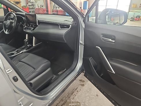 Used 2023 Toyota Corolla Cross XSE image 37