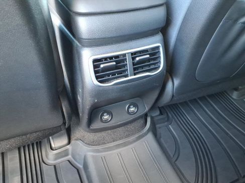 Used 2023 Hyundai Santa Fe SEL image 7