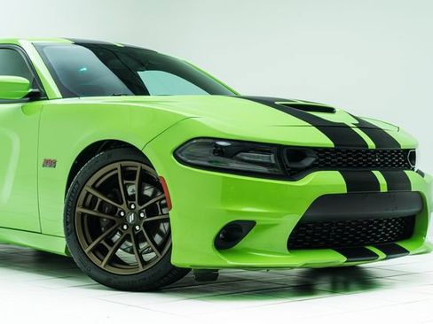 Used 2019 Dodge Charger Scat Pack w/ Navigation & Travel Group image 4