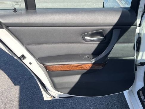 Used 2011 BMW 328i xDrive Sedan image 13