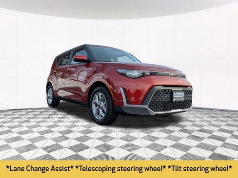 Used 2023 Kia Soul LX w/ LX Technology Package image 11