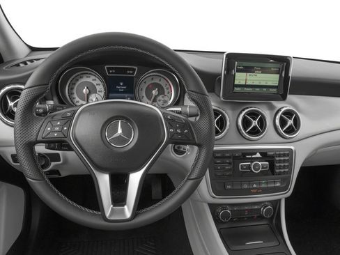 Used 2017 Mercedes-Benz GLA 250 4MATIC image 10