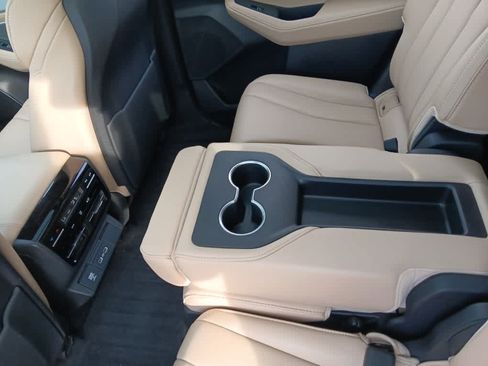 Used 2022 Acura MDX SH-AWD image 17