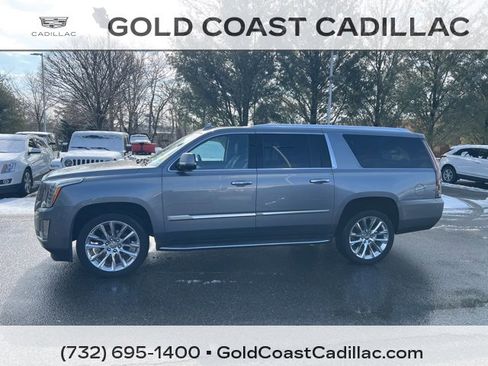 Used 2019 Cadillac Escalade ESV Luxury image 2