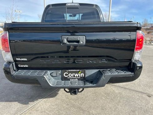 Used 2018 Toyota Tacoma Limited image 6