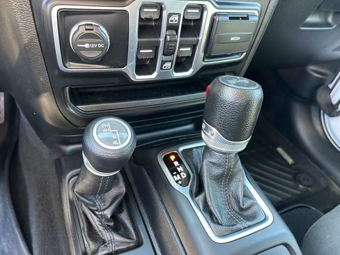 Used 2020 Jeep Wrangler Unlimited Sport S image 25