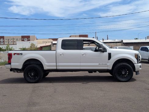 Used 2019 Ford F250 Lariat w/ Lariat Ultimate Package AWD/4WD image 2