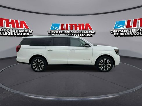 Used 2025 Ford Expedition Max Platinum w/ Driver's Package AWD/4WD image 9