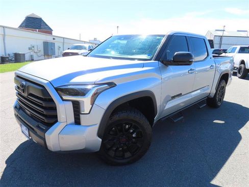 Used 2024 Toyota Tundra SR5 w/ SR5 Premium Package AWD/4WD image 4