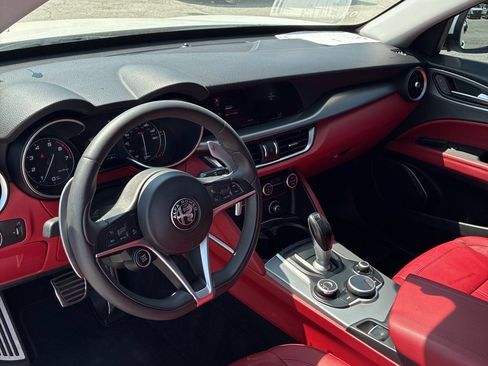 Used 2018 Alfa Romeo Stelvio Sport w/ Quick Order Package 22J Sport AWD/4WD image 3