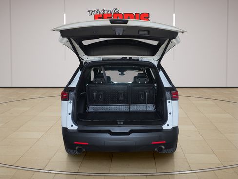 Used 2023 Chevrolet Traverse RS w/ LPO, Floor Liner Package AWD/4WD image 9