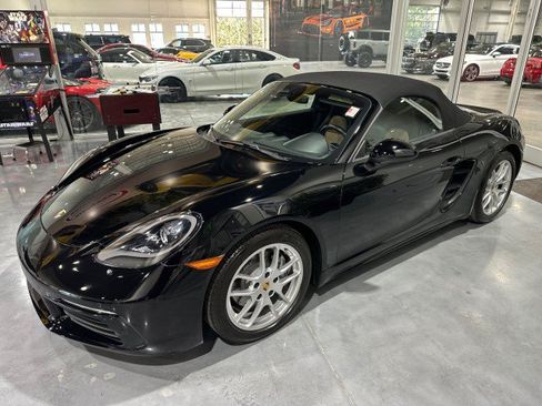 Used 2018 Porsche 718 Boxster RWD image 39