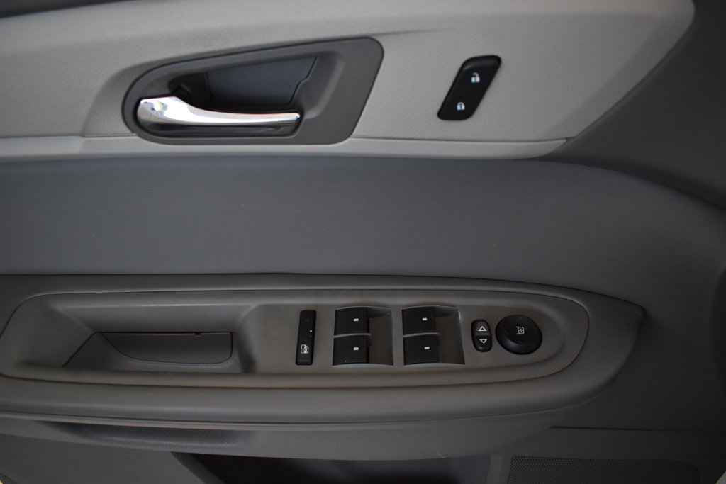 Used 2017 Chevrolet Traverse LS FWD image 19