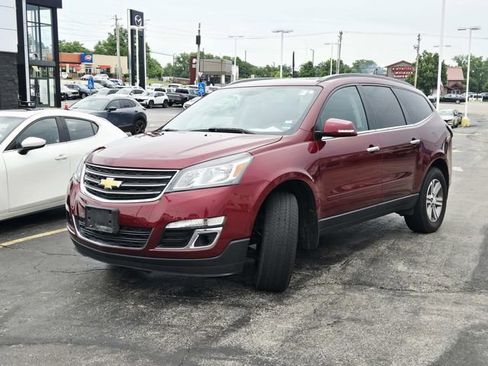 Used 2017 Chevrolet Traverse LT FWD image 4