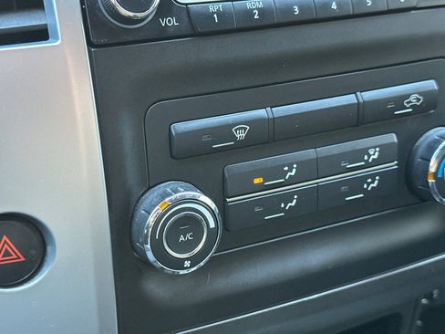 Used 2018 Nissan Frontier SV RWD image 27