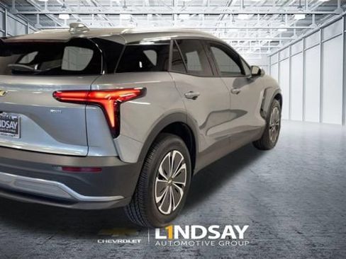 Used 2025 Chevrolet Blazer EV LT w/ Super Cruise Package AWD/4WD image 11