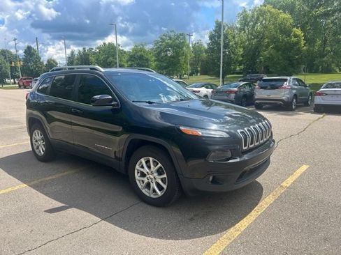 Used 2015 Jeep Cherokee Latitude AWD/4WD image 3