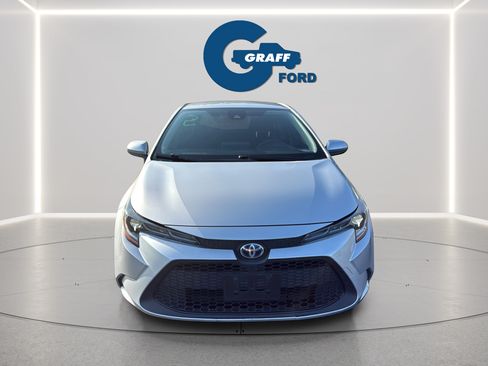 Used 2022 Toyota Corolla LE FWD image 3