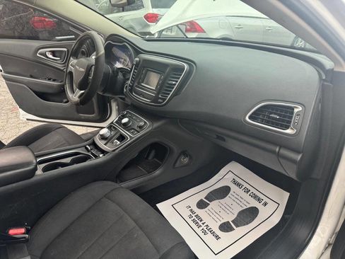 Used 2016 Chrysler 200 Limited image 21