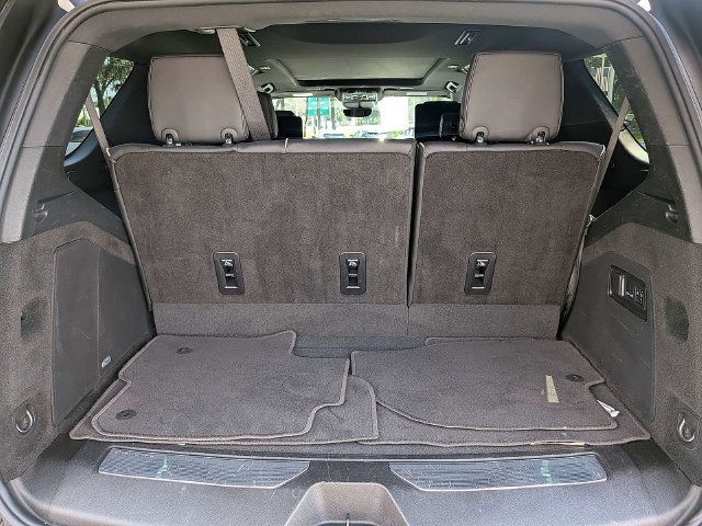 Certified 2025 Cadillac Escalade Premium Luxury AWD/4WD image 14