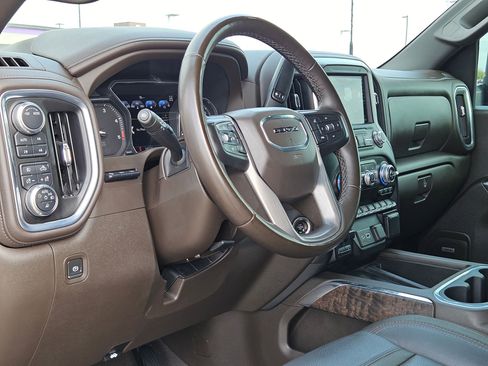 Used 2023 GMC Sierra 2500 Denali w/ Denali Ultimate Package image 10