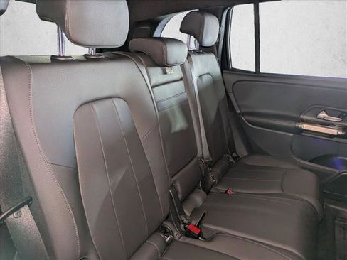 Used 2025 Mercedes-Benz GLB 250 image 20